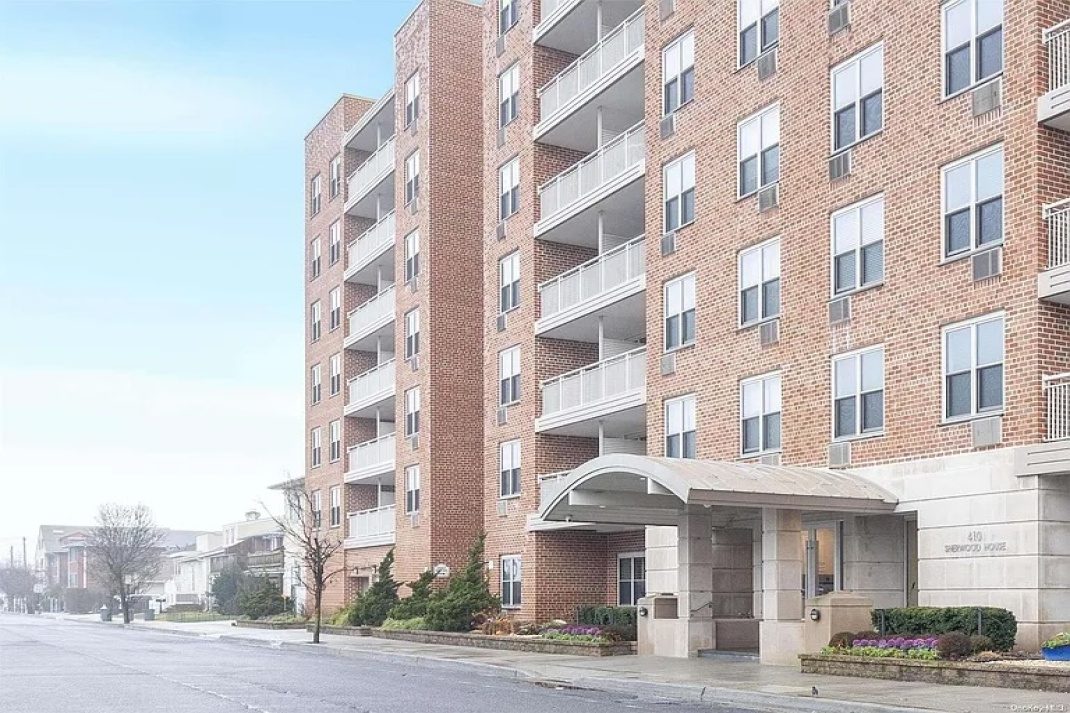 410 E Broadway, Long Beach, New York 11561, 1 Bedroom Bedrooms, ,1 BathroomBathrooms,Residential,Recently Sold,E Broadway,355448