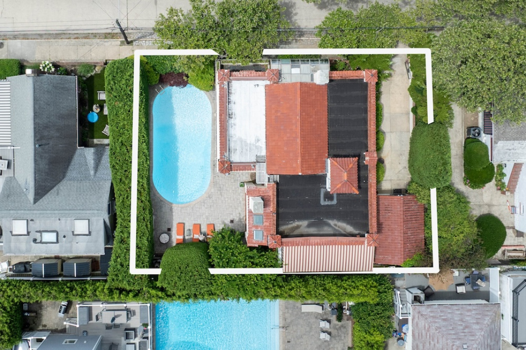 118 Glenwood Avenue, Point Lookout, New York 11561, 3 Bedrooms Bedrooms, 13 Rooms Rooms,3 BathroomsBathrooms,Residential,For Sale,Glenwood Avenue,889131