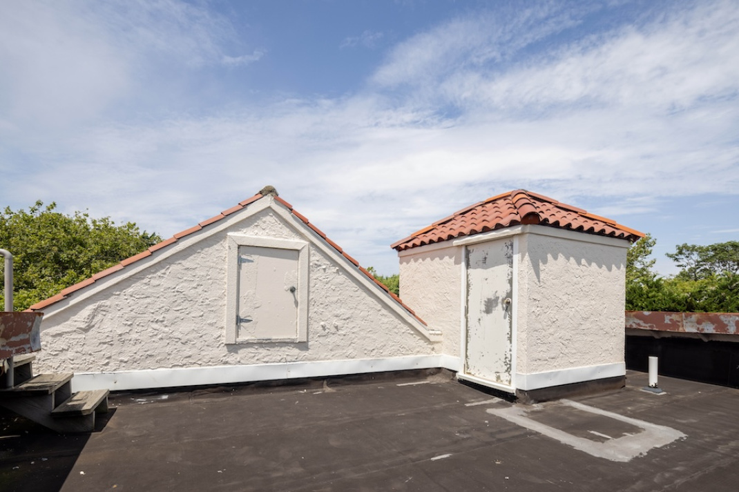 118 Glenwood Avenue, Point Lookout, New York 11561, 3 Bedrooms Bedrooms, 13 Rooms Rooms,3 BathroomsBathrooms,Residential,For Sale,Glenwood Avenue,889131