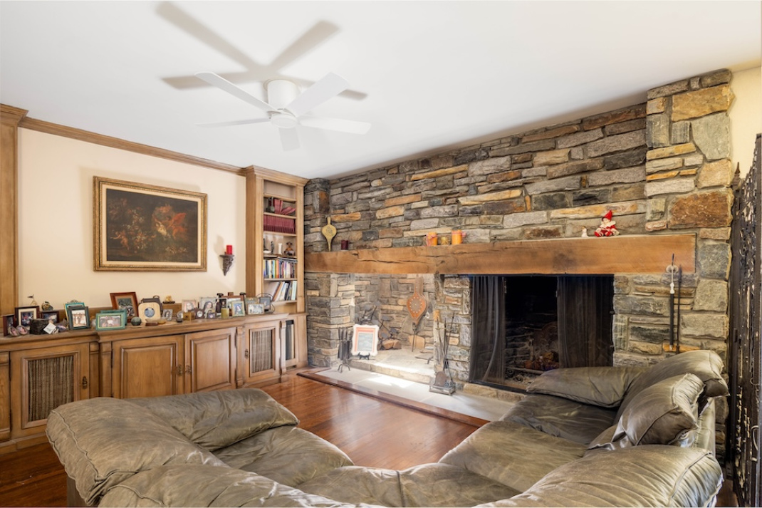 118 Glenwood Avenue, Point Lookout, New York 11561, 3 Bedrooms Bedrooms, 13 Rooms Rooms,3 BathroomsBathrooms,Residential,For Sale,Glenwood Avenue,889131