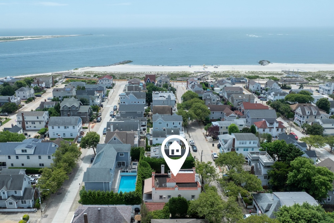 118 Glenwood Avenue, Point Lookout, New York 11561, 3 Bedrooms Bedrooms, 13 Rooms Rooms,3 BathroomsBathrooms,Residential,For Sale,Glenwood Avenue,889131