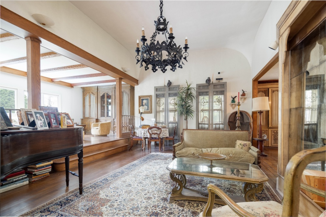 118 Glenwood Avenue, Point Lookout, New York 11561, 3 Bedrooms Bedrooms, 13 Rooms Rooms,3 BathroomsBathrooms,Residential,For Sale,Glenwood Avenue,889131